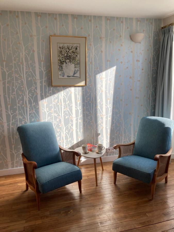 Chambres & Table D'Hotes De La Vieille Ferme Salon-la-Tour エクステリア 写真