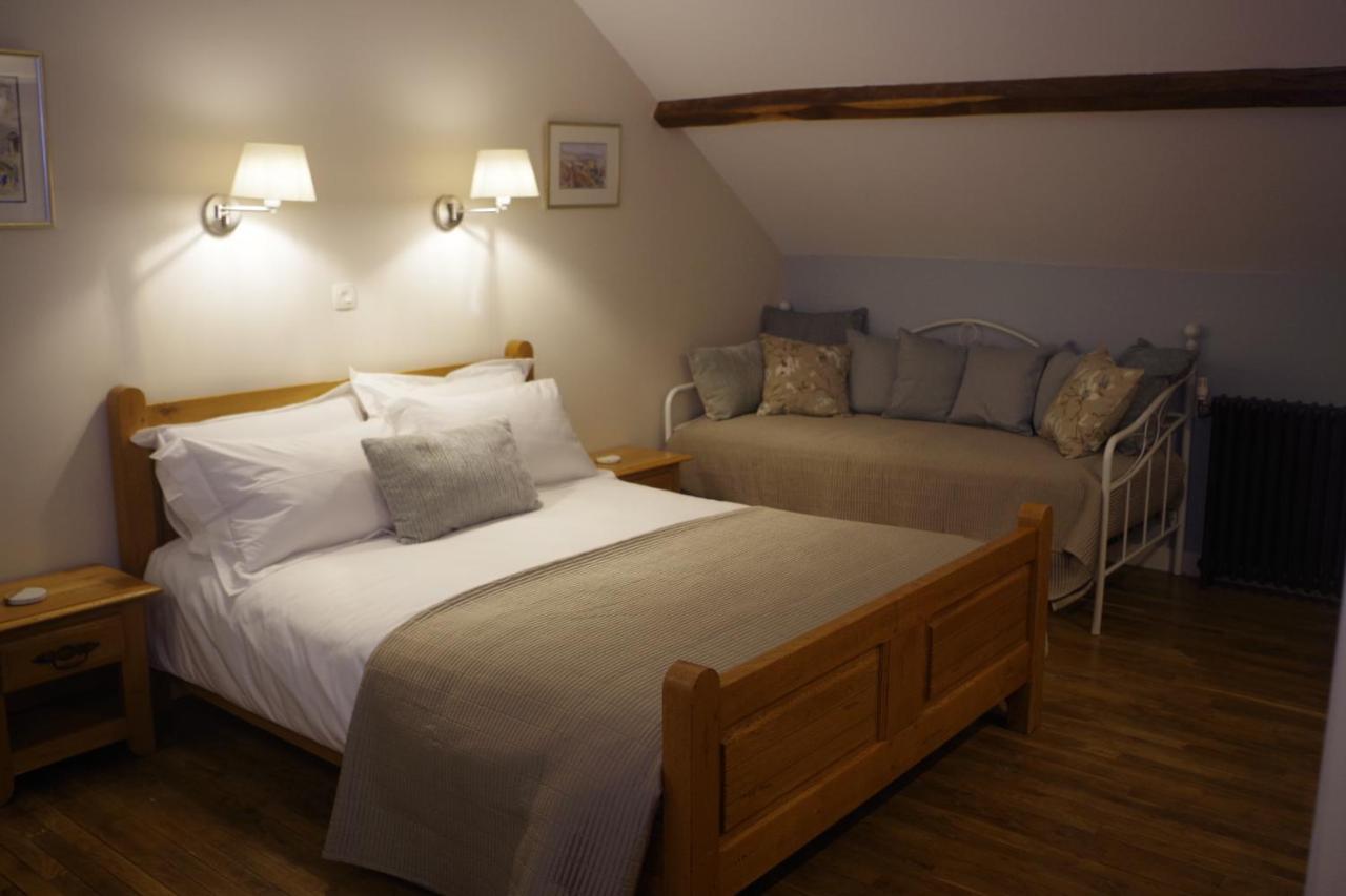 Chambres & Table D'Hotes De La Vieille Ferme Salon-la-Tour エクステリア 写真