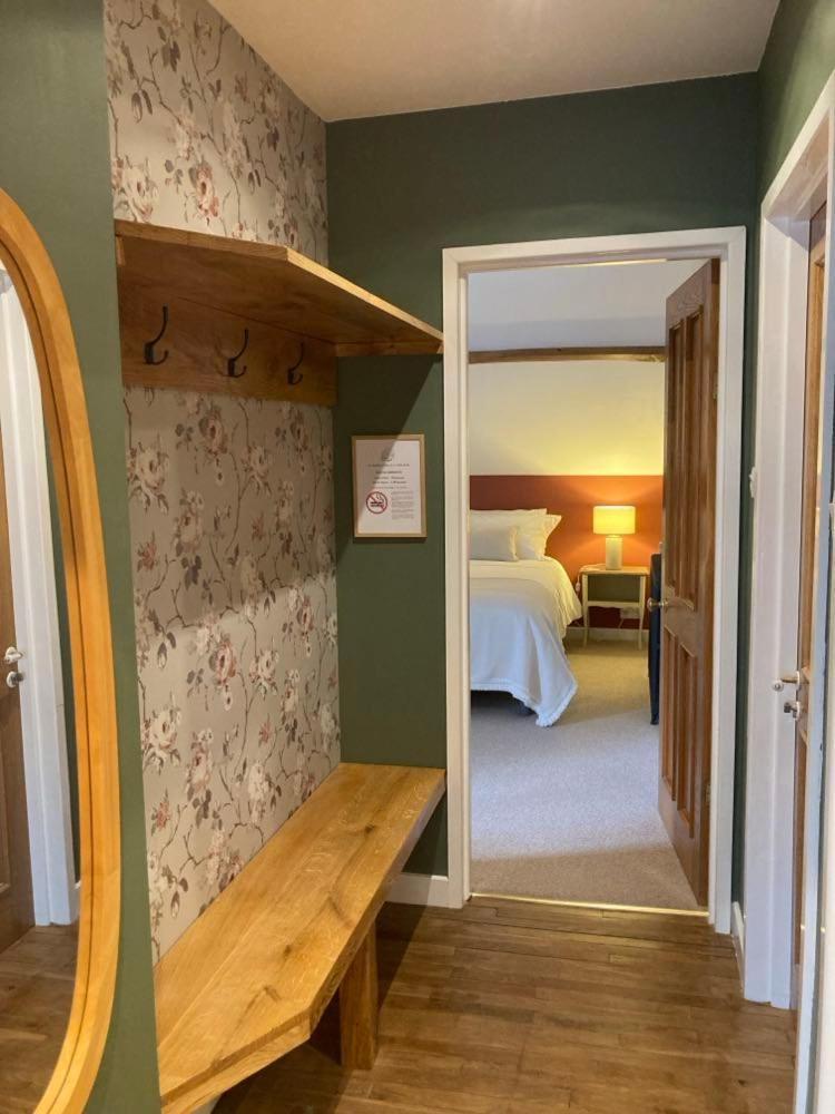Chambres & Table D'Hotes De La Vieille Ferme Salon-la-Tour エクステリア 写真